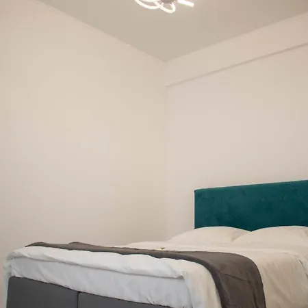Yzza Apartament *