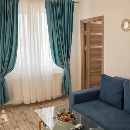 아파트 Yzza Năvodari